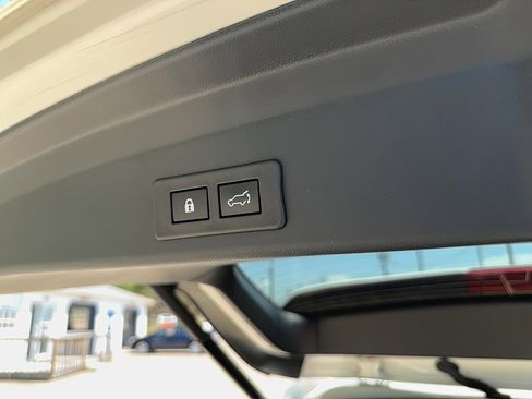 Certified 2025 Subaru Ascent Bronze Edition AWD/4WD image 22