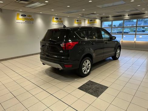 Used 2019 Ford Escape SE FWD image 19