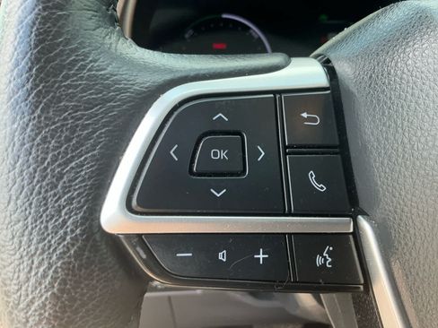 Used 2023 Toyota Sienna XLE AWD/4WD image 21