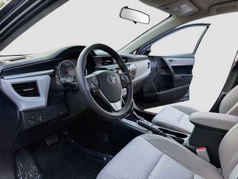 Used 2016 Toyota Corolla LE FWD image 10