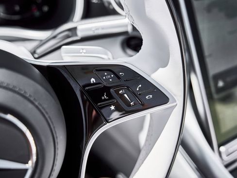 Used 2026 Mercedes-Benz Maybach SL 680 image 57
