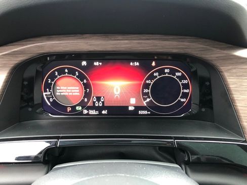 Used 2025 Volkswagen Atlas SEL image 21