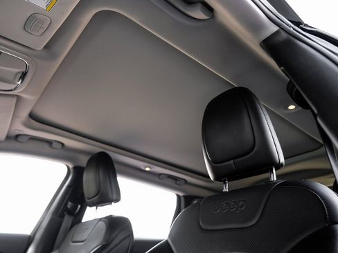 Used 2022 Jeep Cherokee Limited image 43