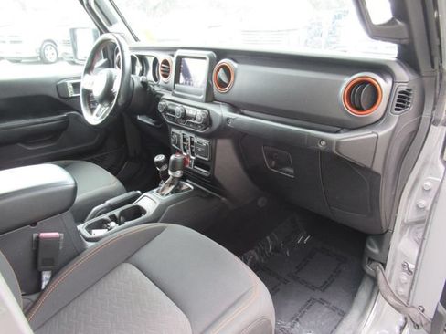Used 2021 Jeep Gladiator Mojave w/ Trailer Tow Package AWD/4WD image 13