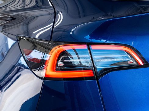 Used 2023 Tesla Model Y Long Range image 23