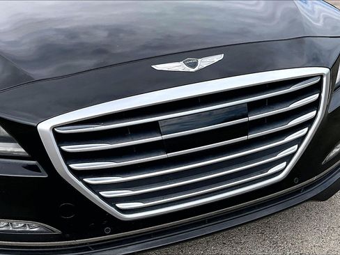 Used 2015 Hyundai Genesis 5.0 w/ Option Group 05 RWD image 8