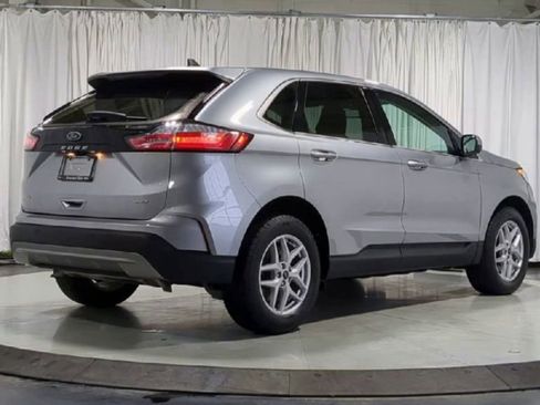 Used 2024 Ford Edge SEL w/ Convenience Package image 8
