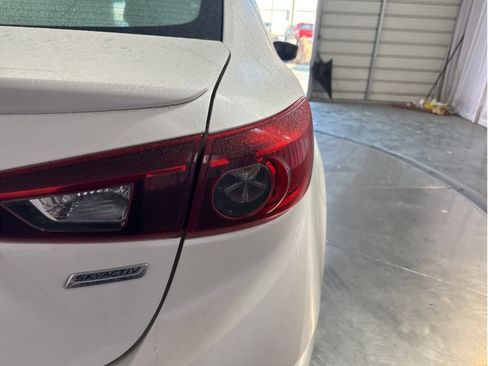 Used 2016 MAZDA MAZDA3 i Touring w/ Popular Equipment Package image 8