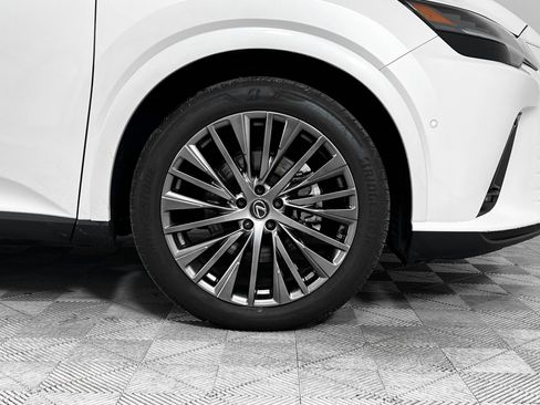 Used 2024 Lexus RX 450h AWD w/ Luxury Package image 9