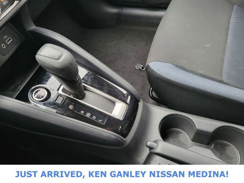 Certified 2025 Nissan Versa SV image 11