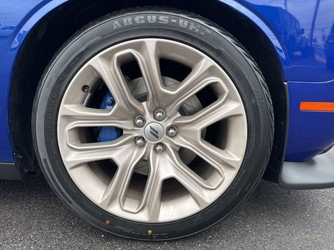 Used 2020 Dodge Challenger R/T image 11