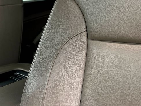 Used 2019 GMC Yukon SLT AWD/4WD image 17