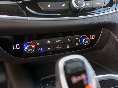 Used 2021 Buick Enclave Avenir w/ Avenir Technology Package image 21