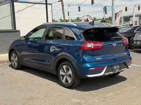 Used 2018 Kia Niro EX w/ EX Premium Package FWD image 7