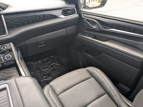 Used 2023 GMC Yukon Denali image 17