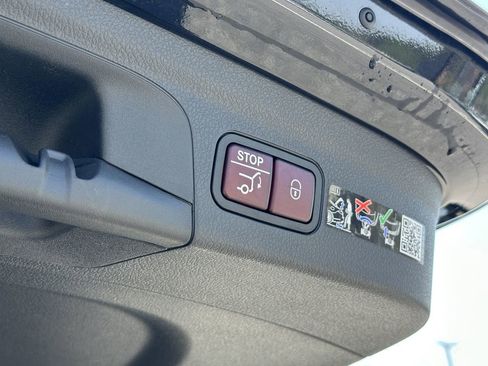 Certified 2025 Mercedes-Benz GLE 350 4MATIC image 22