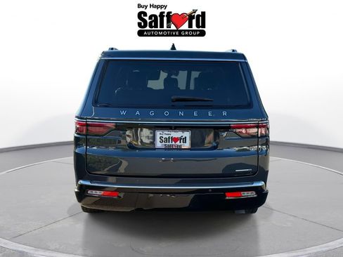 Certified 2024 Jeep Wagoneer L Series II w/ Flexible Seating Group AWD/4WD image 10