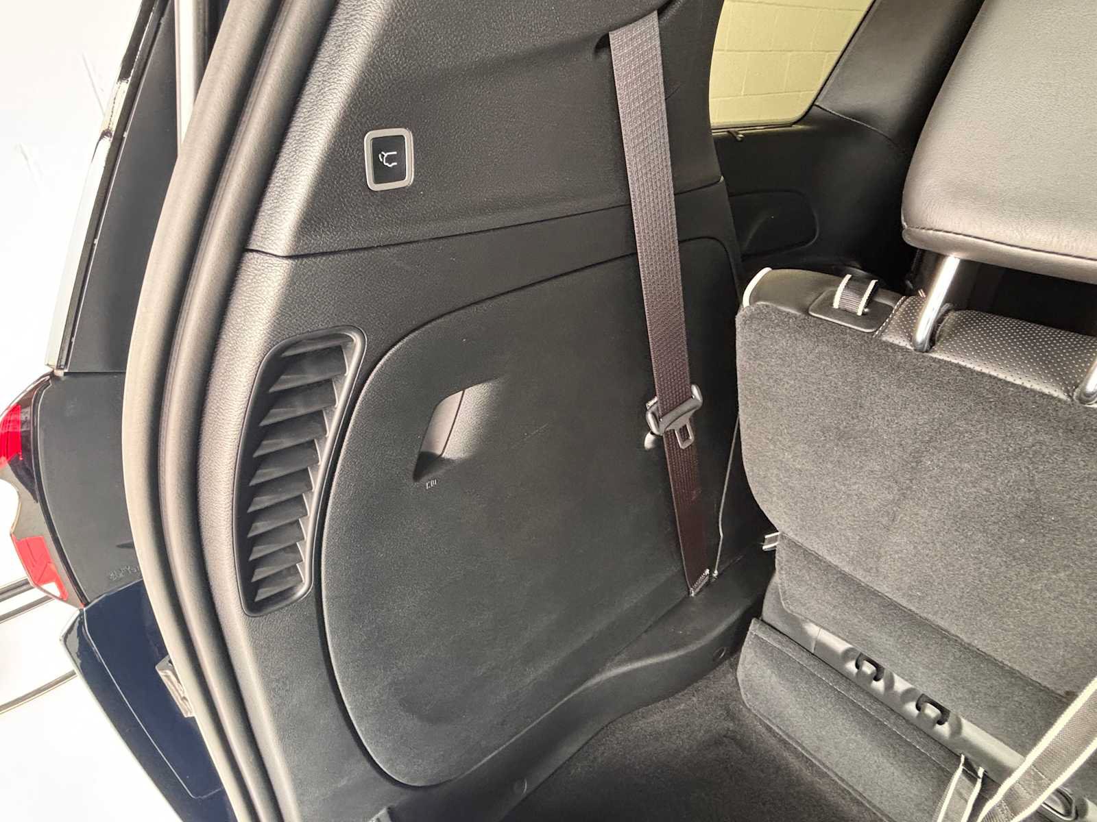 Used 2025 Chrysler Pacifica Select FWD image 9