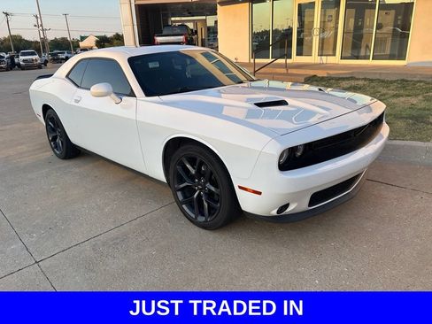 Used 2019 Dodge Challenger SXT w/ Blacktop Package RWD image 1