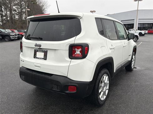 Used 2023 Jeep Renegade Latitude image 6