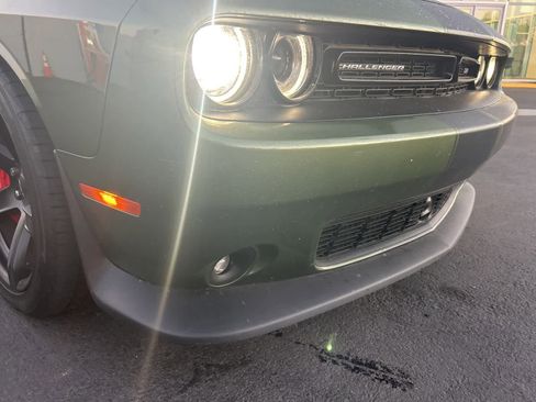 Used 2018 Dodge Challenger SRT w/ Technology Group image 32