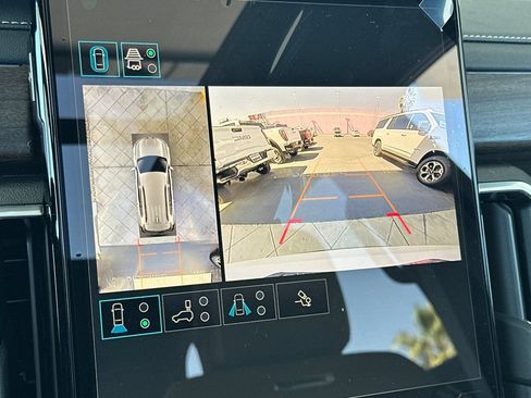 New 2026 GMC Acadia Denali Ultimate AWD/4WD image 18