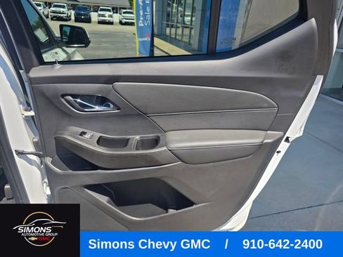 Used 2023 Chevrolet Traverse LT w/ Rear Camera Mirror Package AWD/4WD image 50