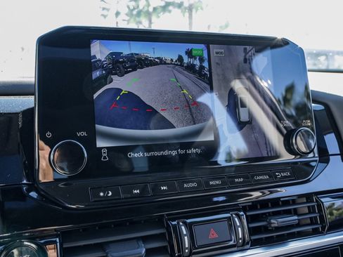 Used 2025 Nissan Pathfinder Platinum w/ Cargo Package image 31