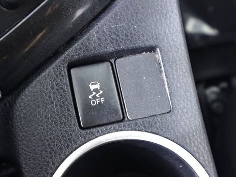 Used 2018 Toyota Corolla LE w/ Carpet Mat Package (TMS) FWD image 24
