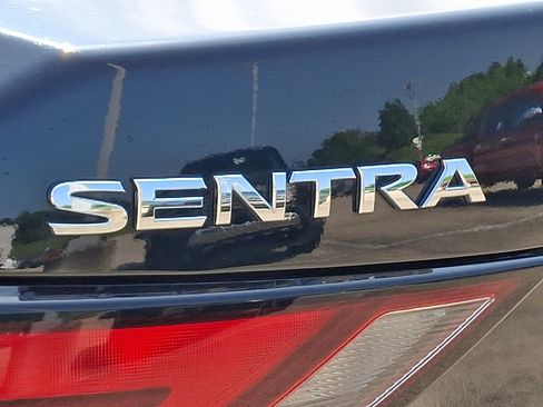 Used 2024 Nissan Sentra SV FWD image 30