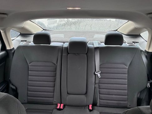 Used 2018 Ford Fusion SE w/ Fusion SE Technology Package FWD image 14