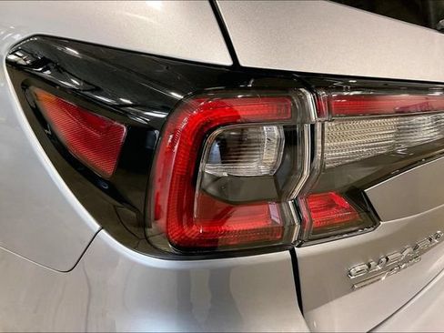 Used 2025 Subaru Outback Premium AWD/4WD image 29