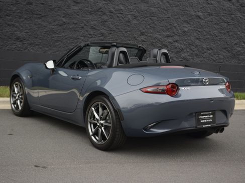 Certified 2021 MAZDA MX-5 Miata Grand Touring RWD image 3