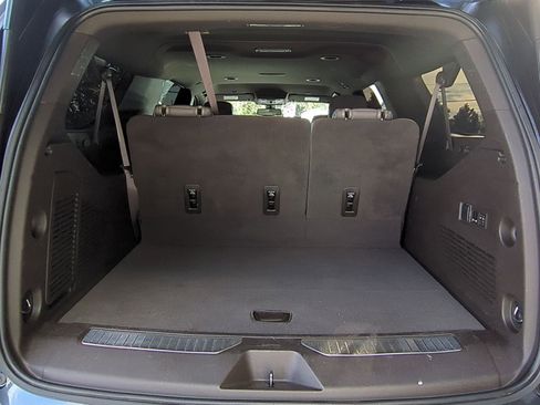 Used 2021 Chevrolet Suburban Z71 w/ Z71 Off-Road Package image 25