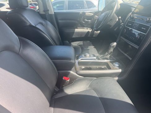 Used 2024 INFINITI QX80 Luxe image 4