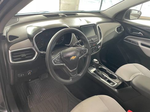 Used 2018 Chevrolet Equinox LS image 18