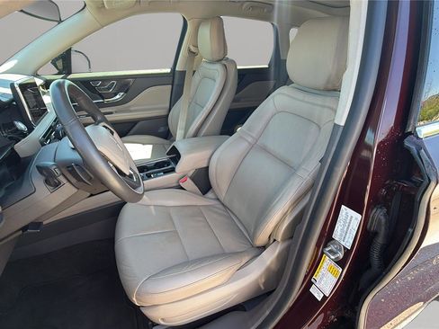 Used 2020 Lincoln Corsair FWD w/ Premium Package image 12