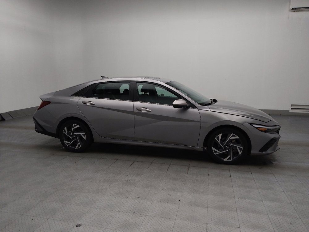 Used 2025 Hyundai Elantra SEL FWD image 11