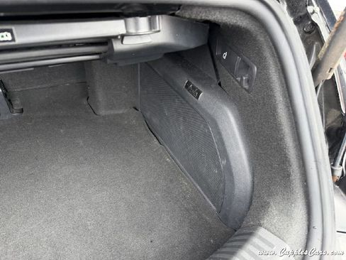 Used 2014 Volkswagen Beetle TDI image 9