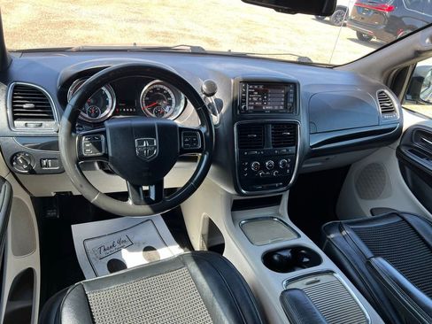Used 2018 Dodge Grand Caravan SXT FWD image 23