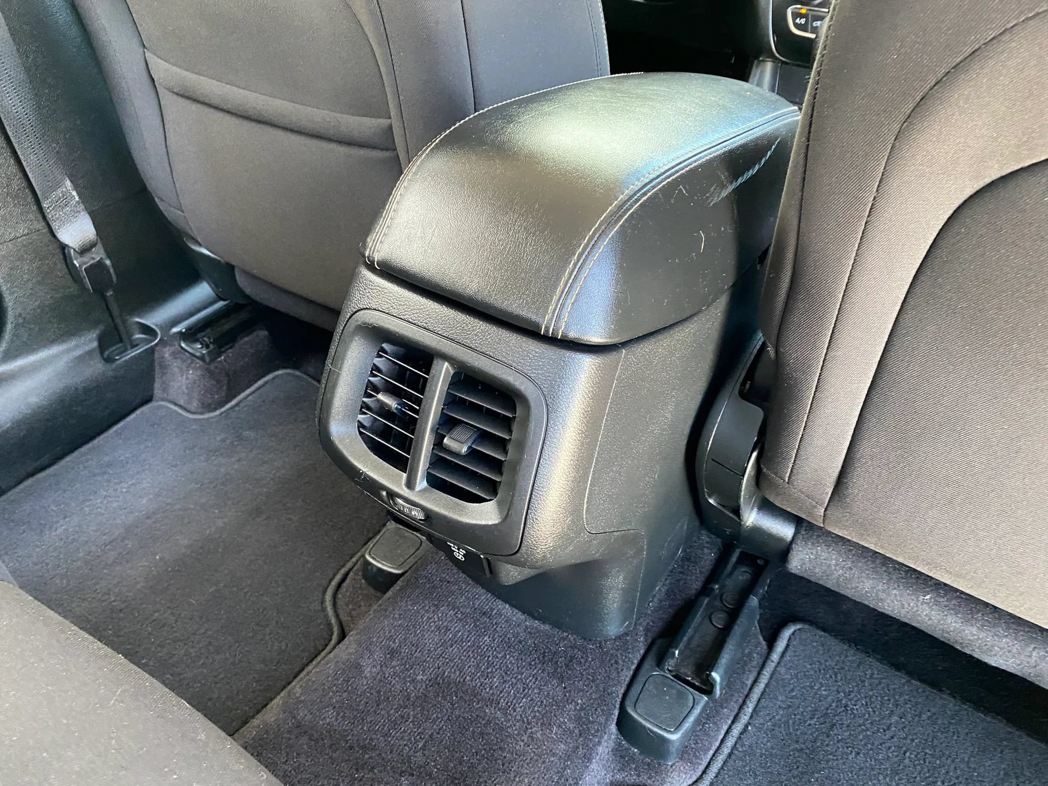 Used 2017 Jeep Cherokee Latitude FWD image 24