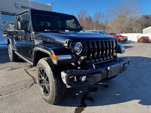 Used 2023 Jeep Gladiator Sport S image 11