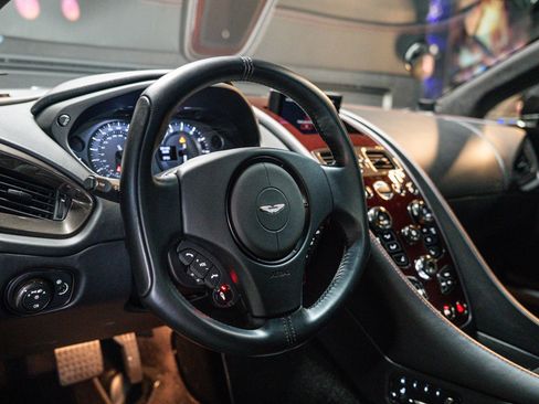 Used 2015 Aston Martin Vanquish Coupe RWD image 6