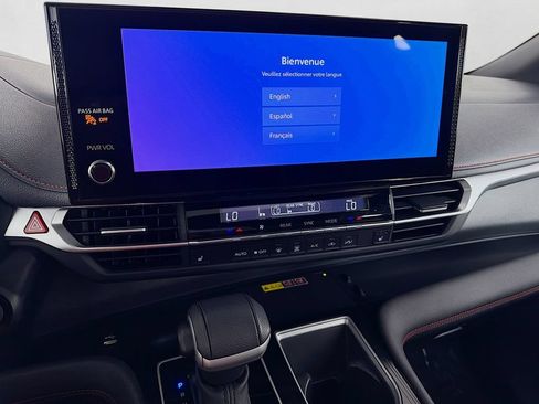 Used 2025 Toyota Sienna XSE AWD/4WD image 19