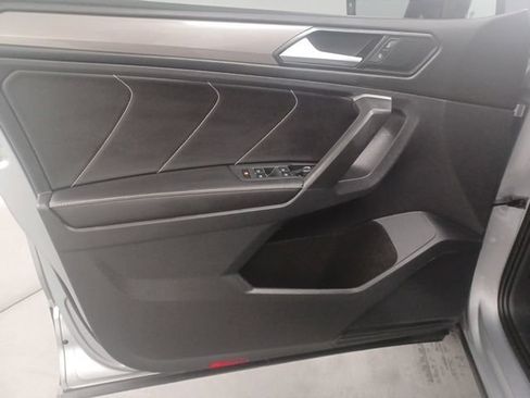 Used 2023 Volkswagen Tiguan SE FWD image 15