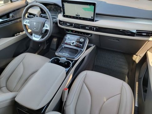 Certified 2023 Lincoln Nautilus FWD w/ Premium Package image 39
