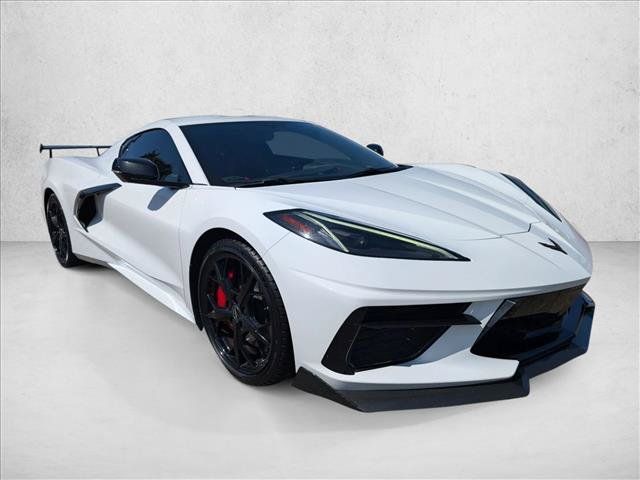 Used 2022 Chevrolet Corvette Stingray Premium Cpe w/ Z51 Performance Package RWD image 3