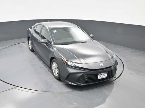 Used 2025 Toyota Camry LE w/ Convenience Package image 24