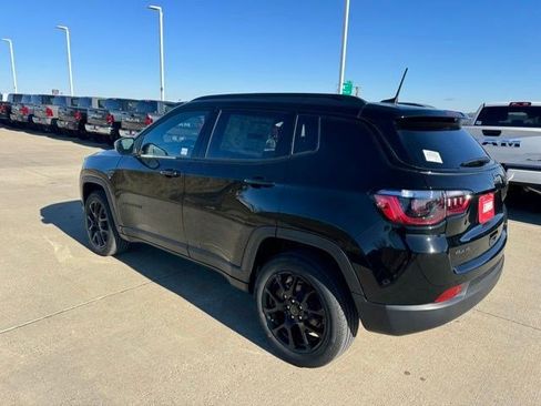 New 2026 Jeep Compass Latitude AWD/4WD image 5