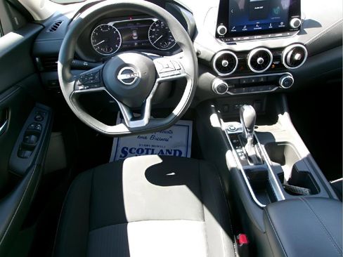 Used 2024 Nissan Sentra SV image 11